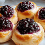 Berry Jam Buns Recept