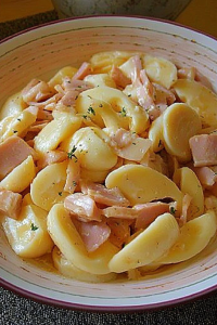 Spargelsalat met ham en ei